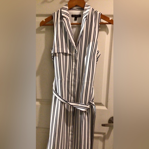Banana Republic brand new without tags long button down dress. Size 4 - Picture 11 of 12